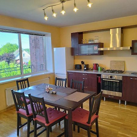 Zapyskis Spacious & Cozy Apartment With Forest View מראה חיצוני תמונה