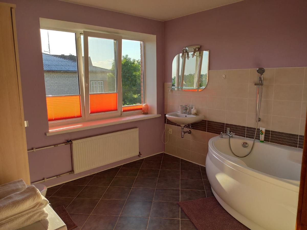 Zapyskis Spacious & Cozy Apartment With Forest View מראה חיצוני תמונה