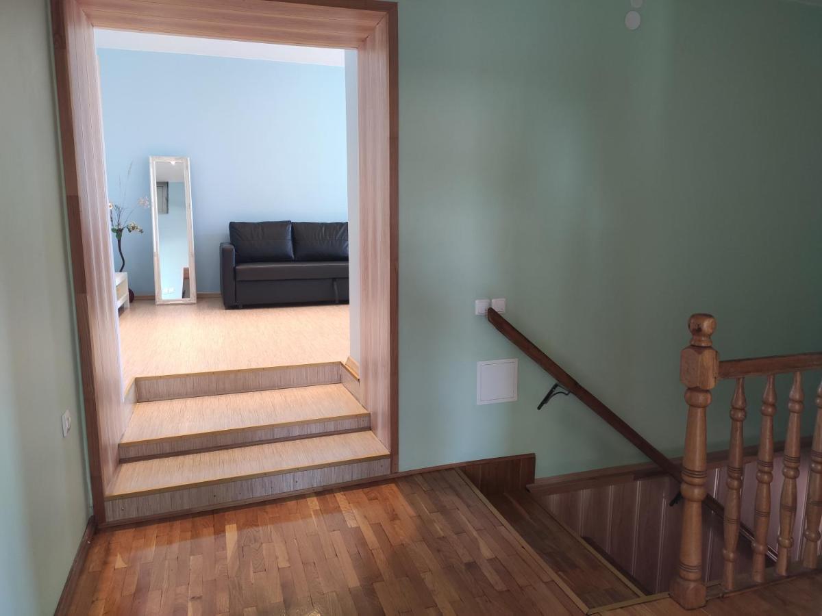 Zapyskis Spacious & Cozy Apartment With Forest View מראה חיצוני תמונה