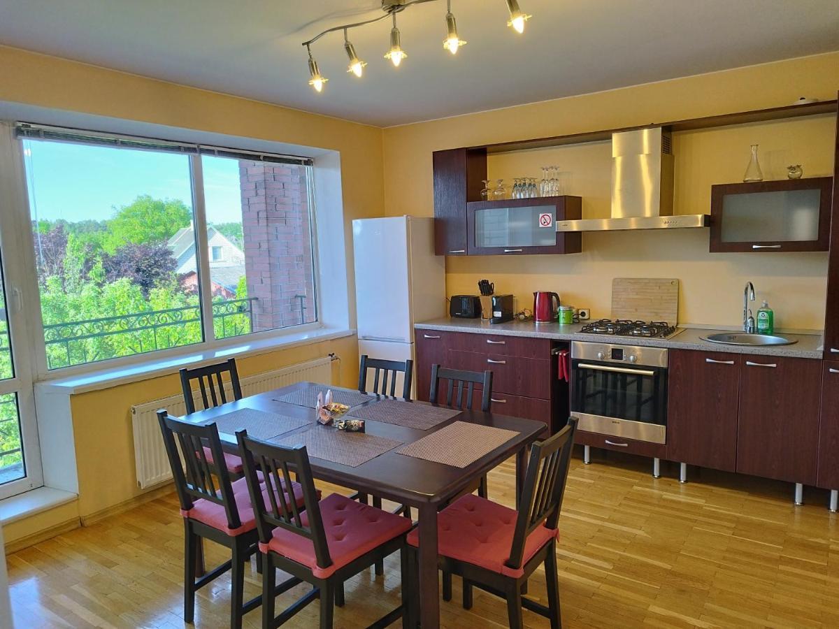 Zapyskis Spacious & Cozy Apartment With Forest View מראה חיצוני תמונה